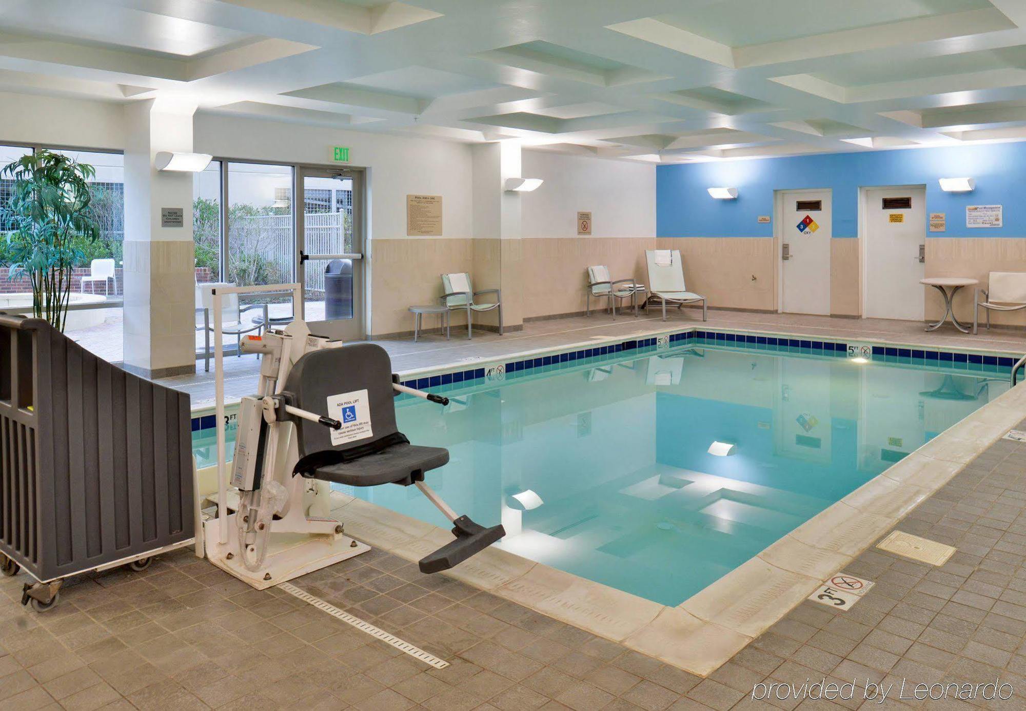 Hotel Springhill Fair Oaks 3*